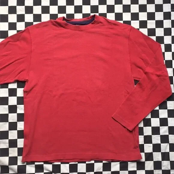 Red gap long sleeve  - Picture 2 of 3